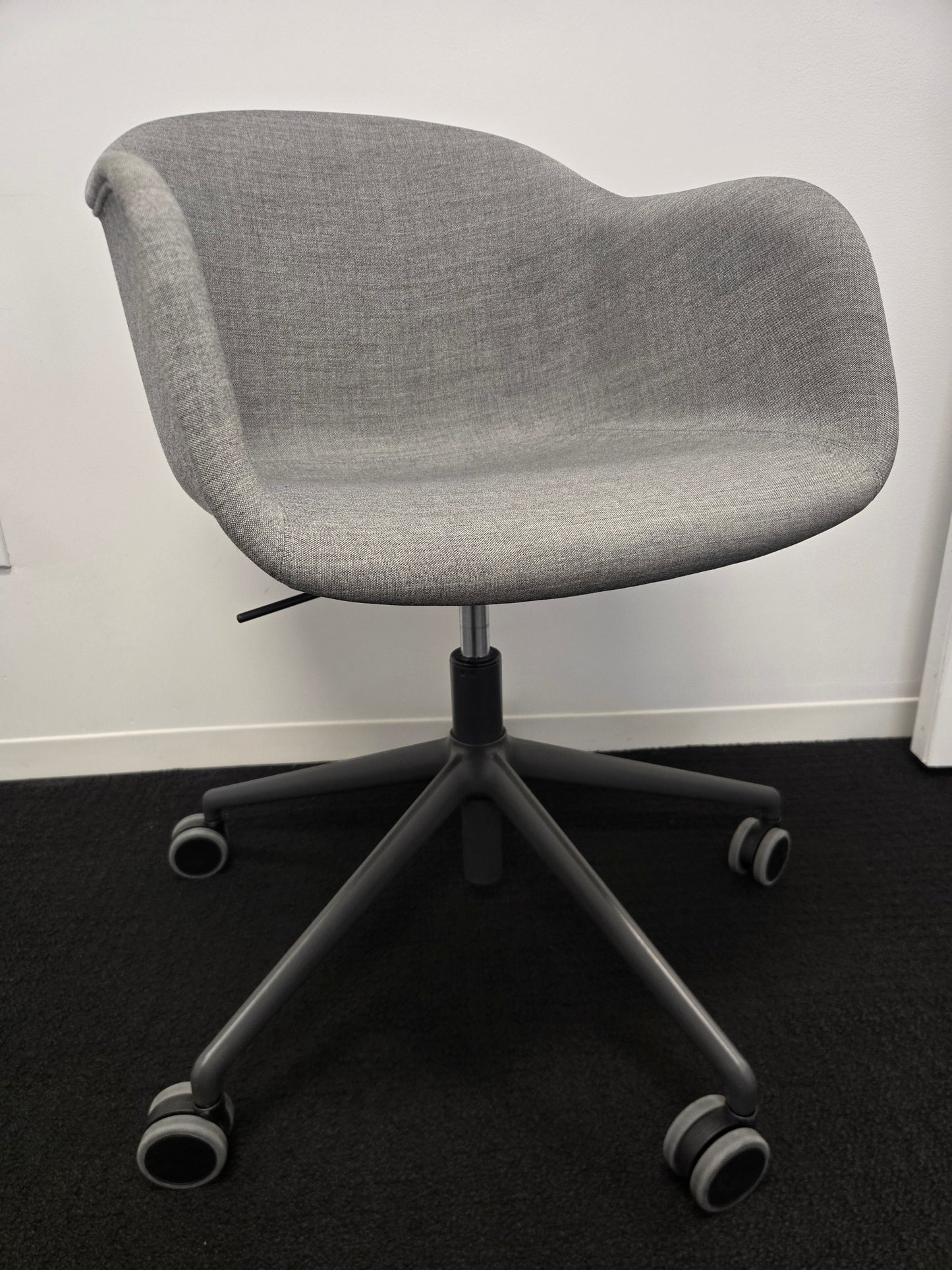 Muuto Fiber Task Chair in Grey