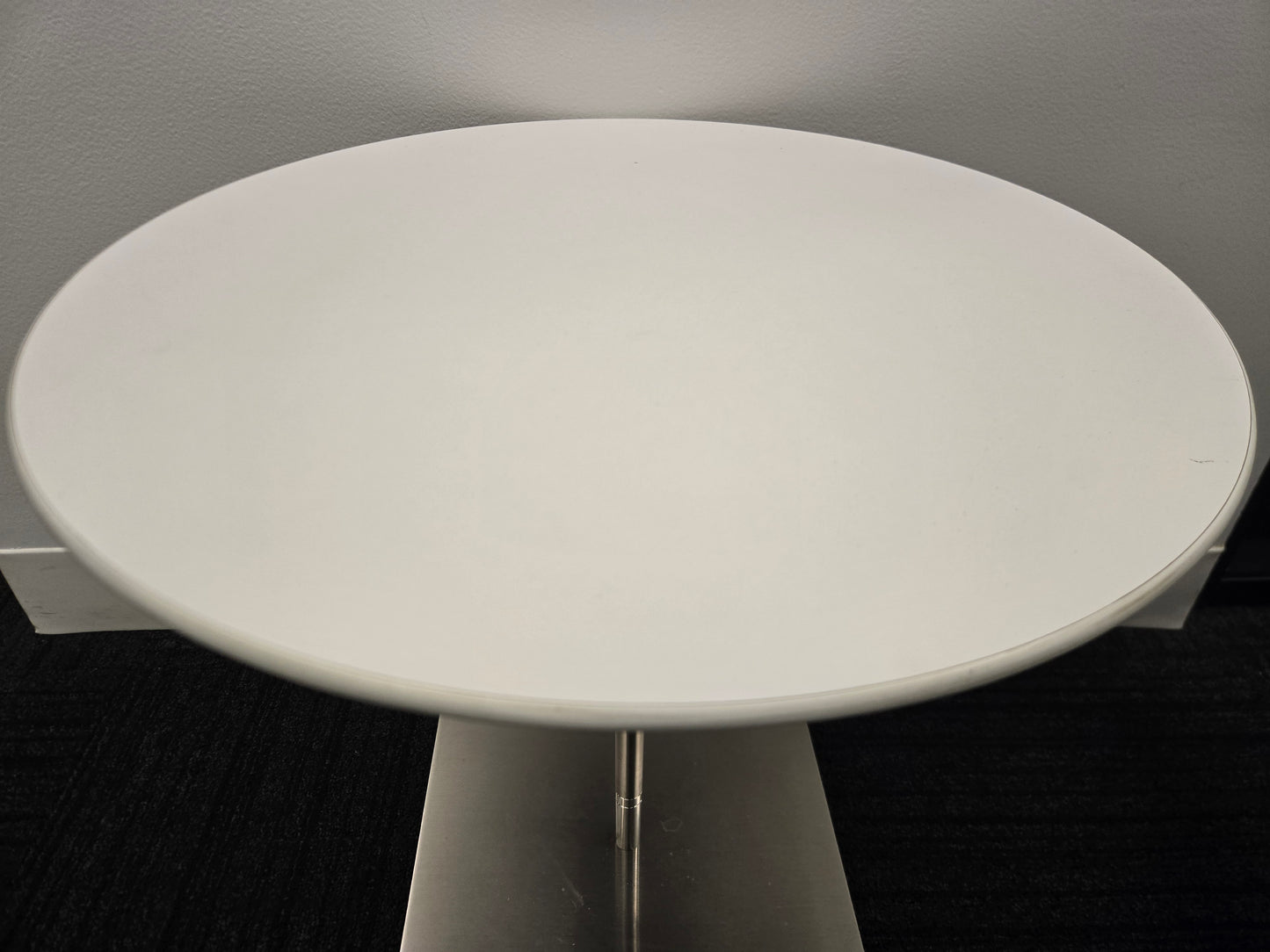 Bernhardt Design Quiet 18-in Side Table in White with Brushed Stainless Base