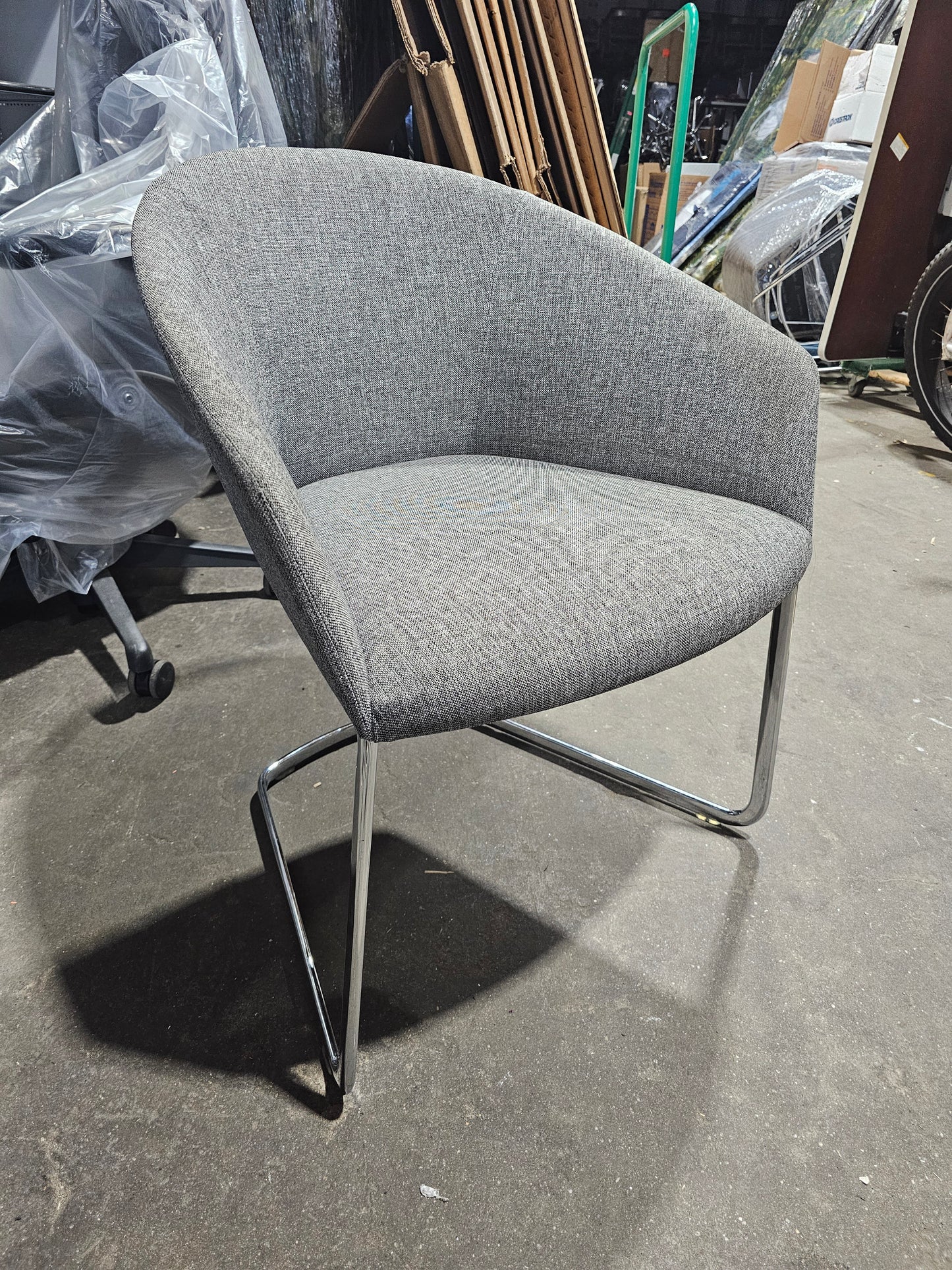 Andreu World Brandy (SO2995) Lounge Chair in Grey Fabric