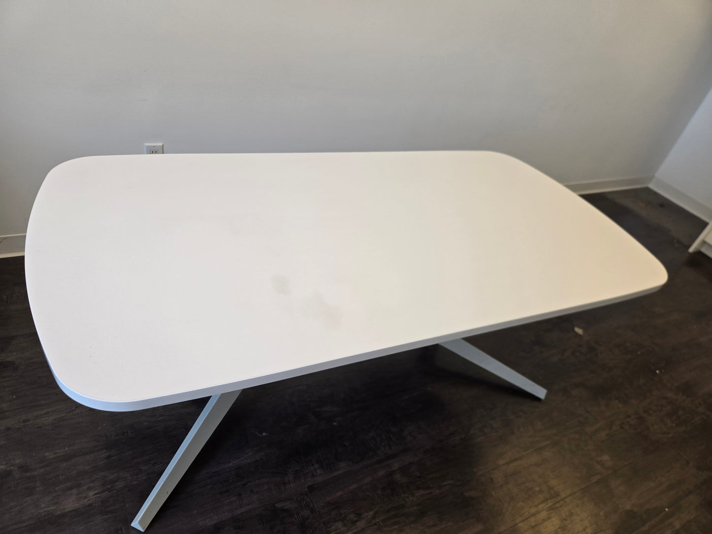 Knoll Dividends Skyline 72x30-in Dining / Conference Table in White
