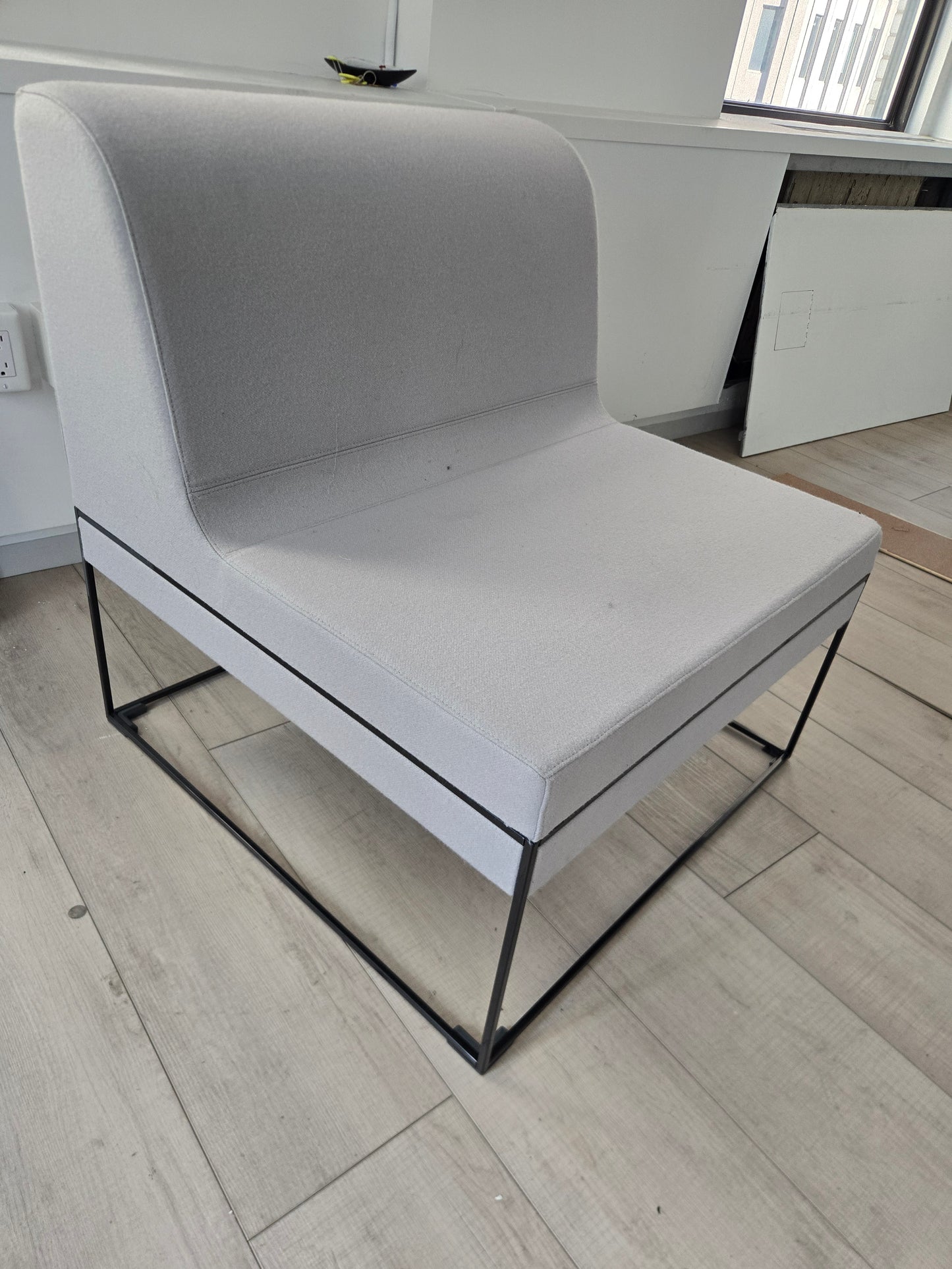 Steelcase Unami Modular Lounge Seating 7-Piece Configuration in Light Grey