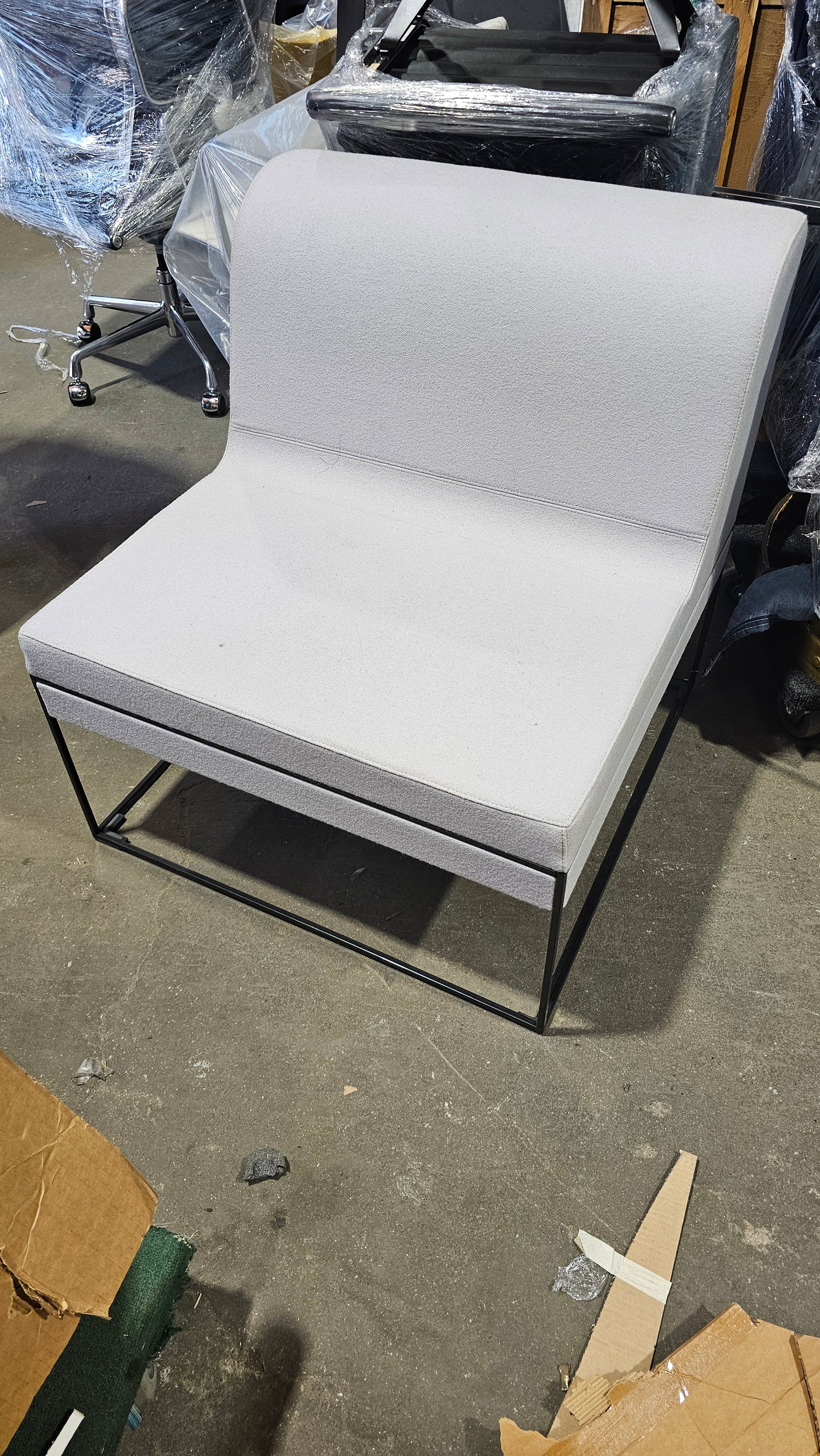 Steelcase Unami Modular Lounge Seating 7-Piece Configuration in Light Grey