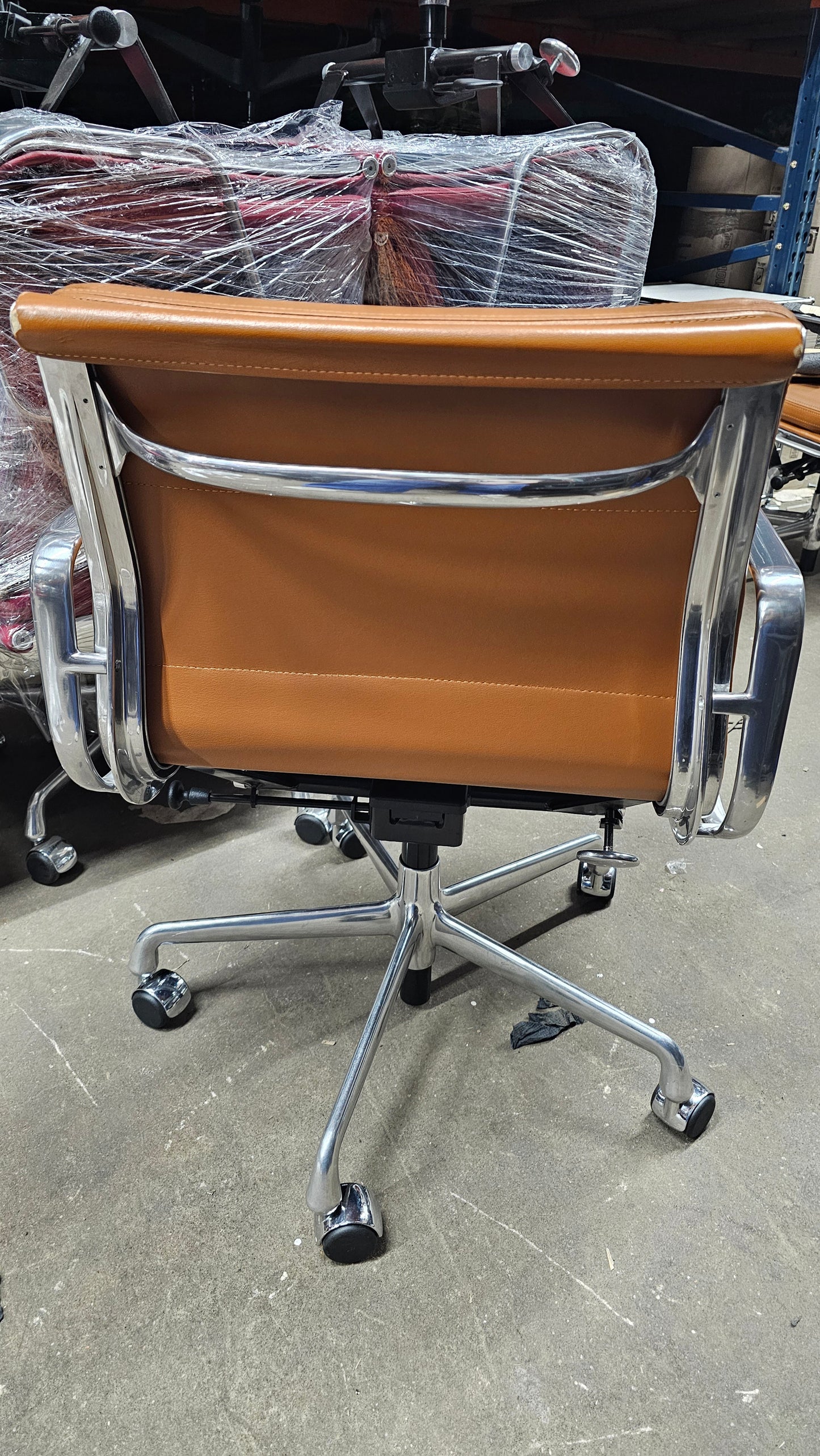 Herman Miller Eames Soft Pad Management Chair in Camel Brown Leather with Pneumatic Lift, EA435