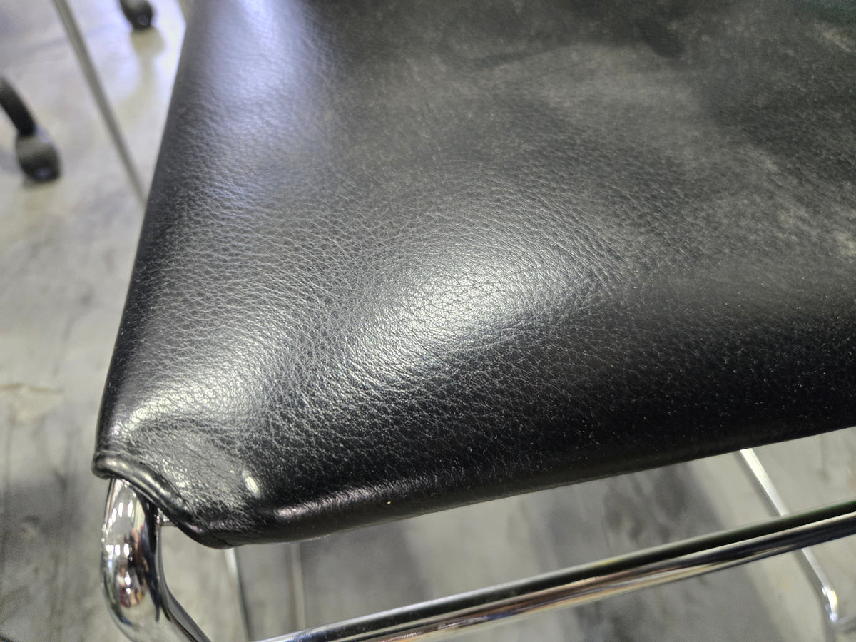 Simon Gavina Tulu Chair - A Pair