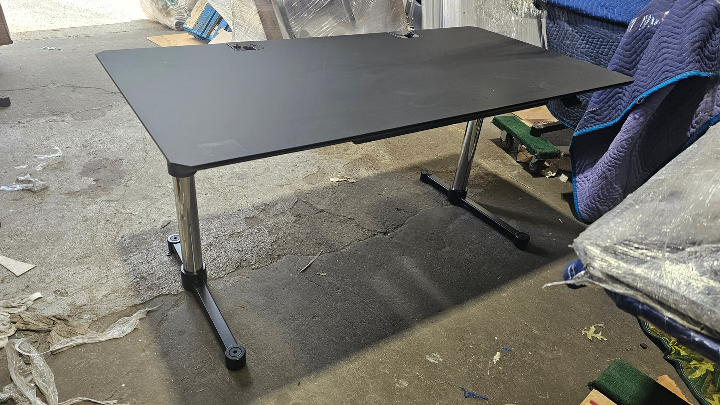 USM Haller Kitos M Plus 1600x800 Height Adjustable Desk in Fenix, Nero Ingo