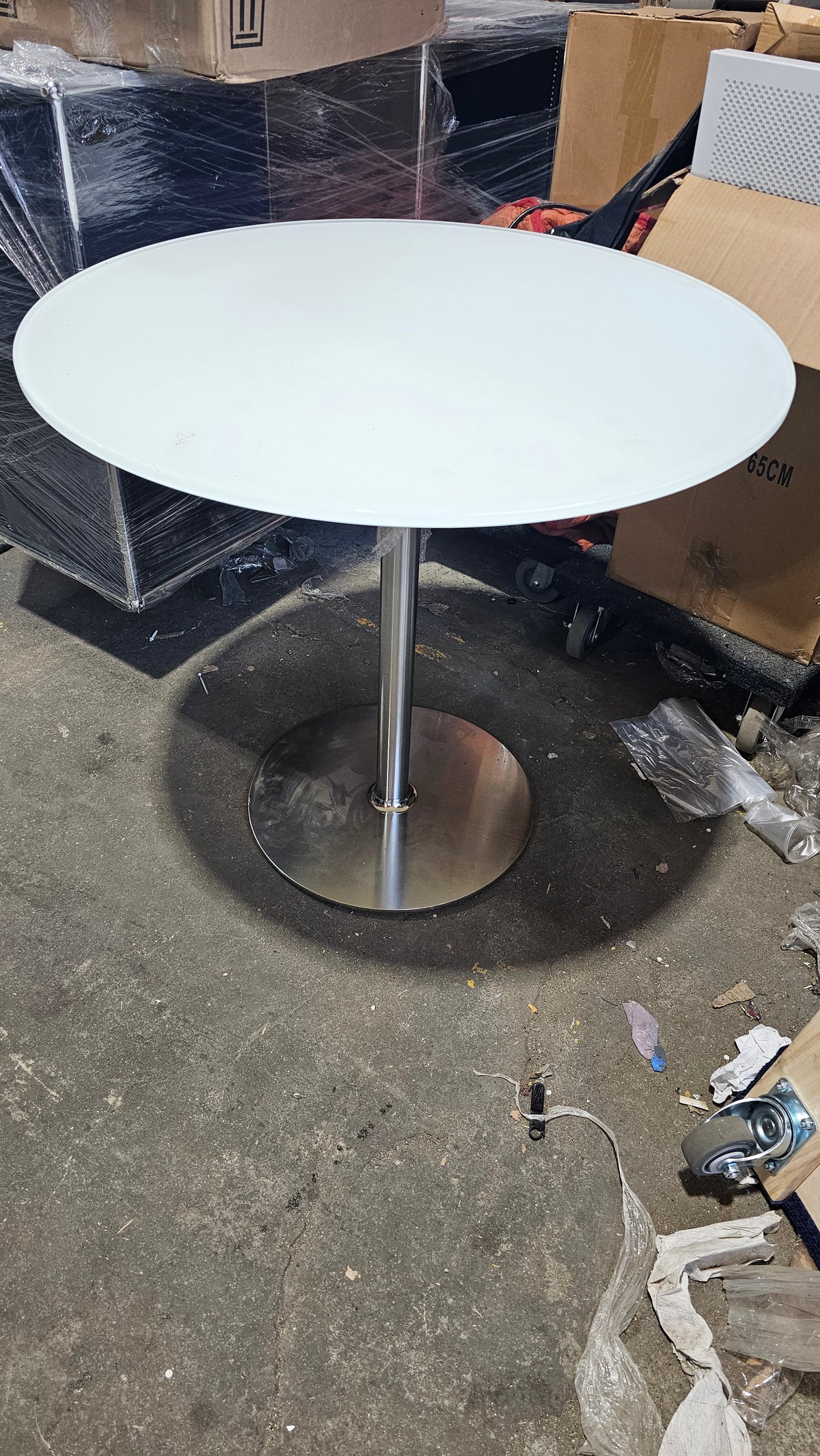 Walter Knoll Lox 34-in Round Glass Top Dining Table
