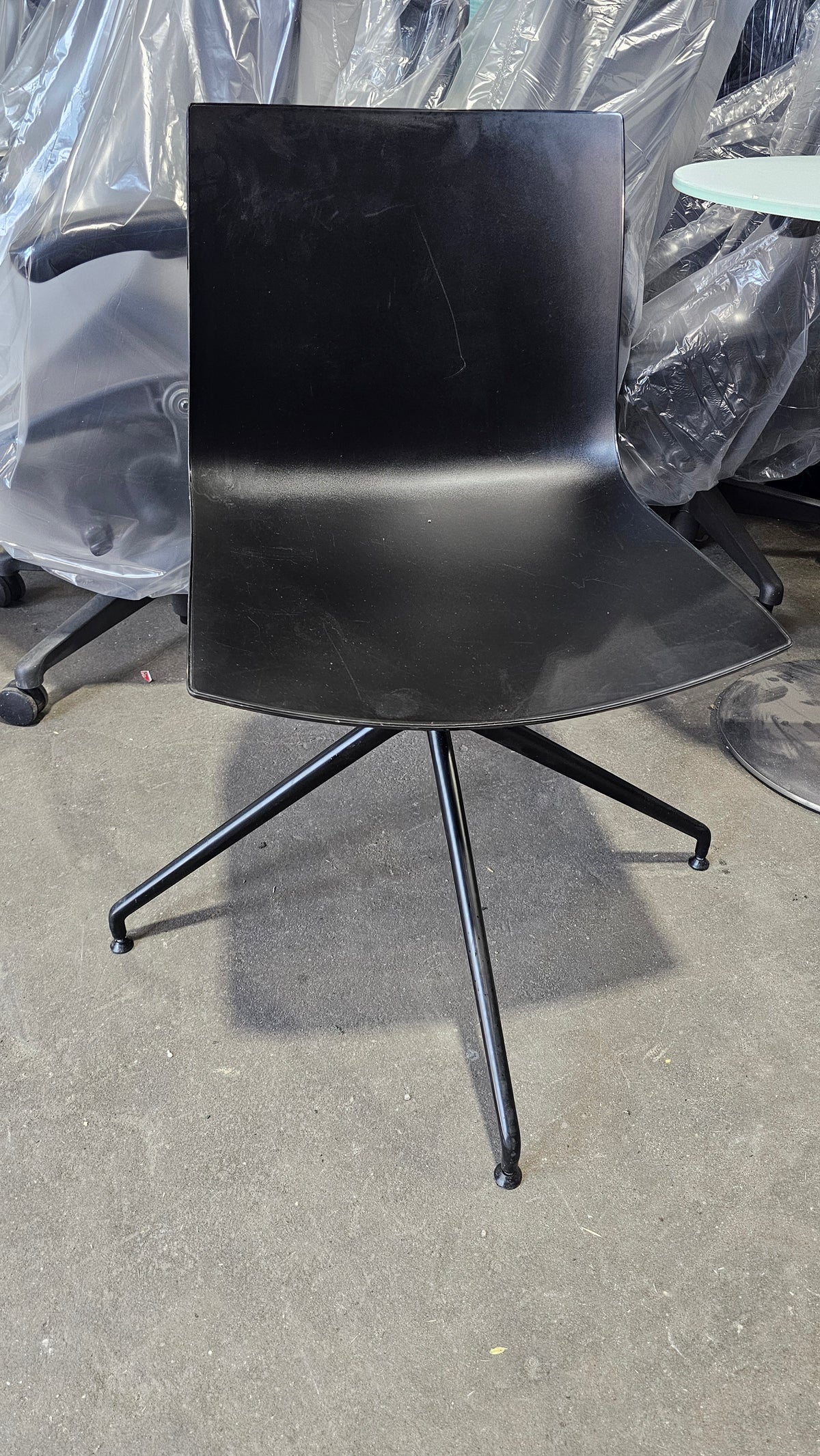 Arper Catifa 46 Side Chair in Black with Swivel 4-Star Base