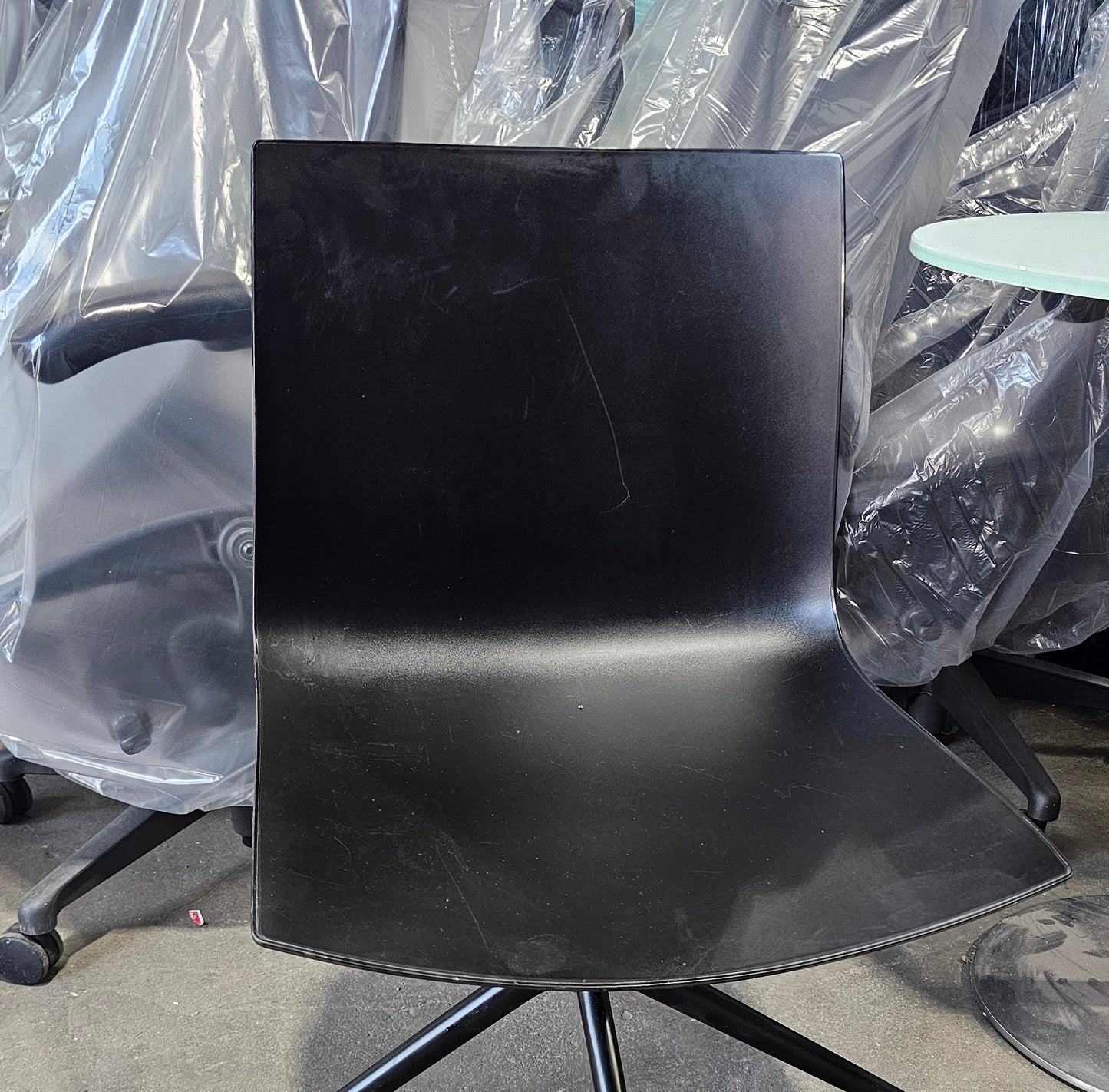 Arper Catifa 46 Swivel Chair in Black