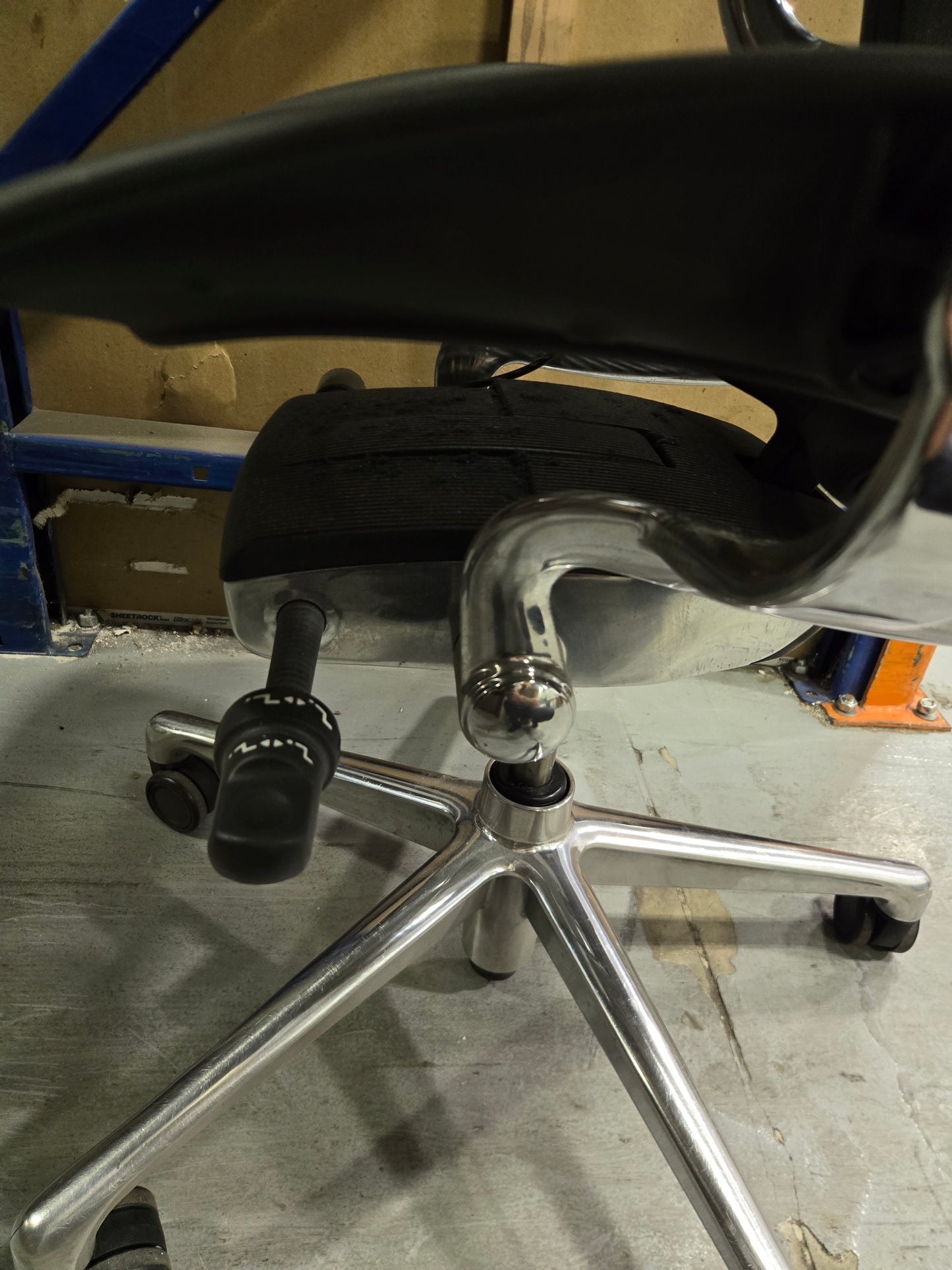 Herman Miller Executive Remastered Aeron Chair, Size B, in Graphite with Aluminum Base, Posturefit SL and Leather Armpads