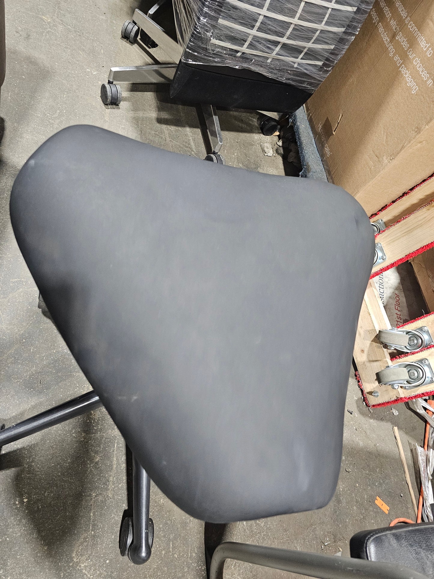 Humanscale Saddle Stool