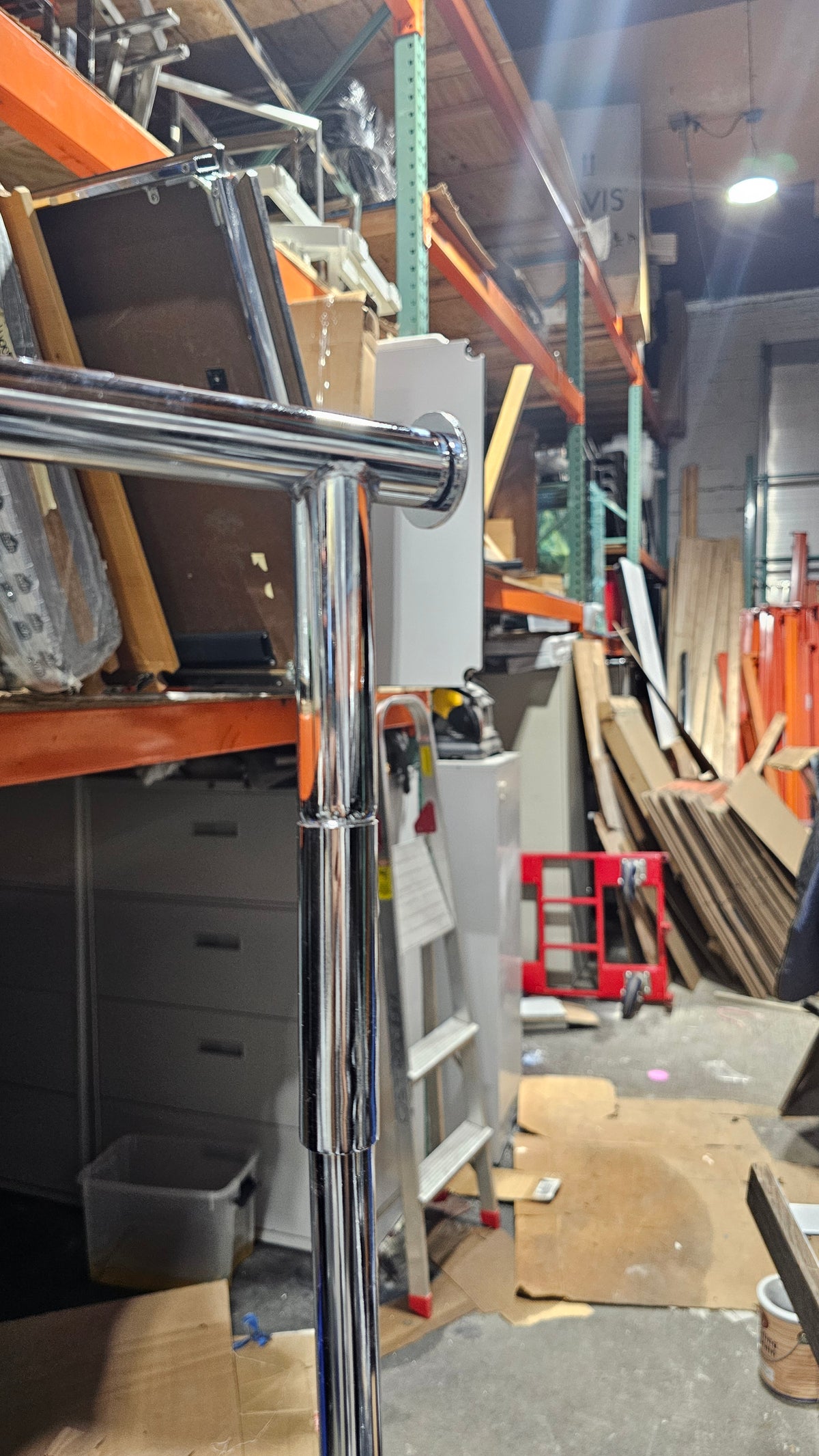 Adjustable Extendable Rolling Garment Rack in Chrome
