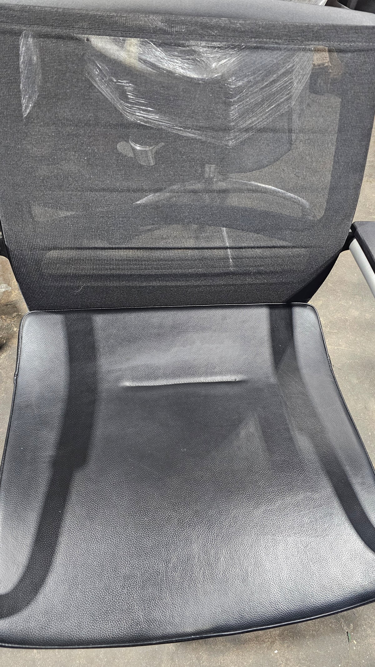 Knoll Open Up Guest Chair