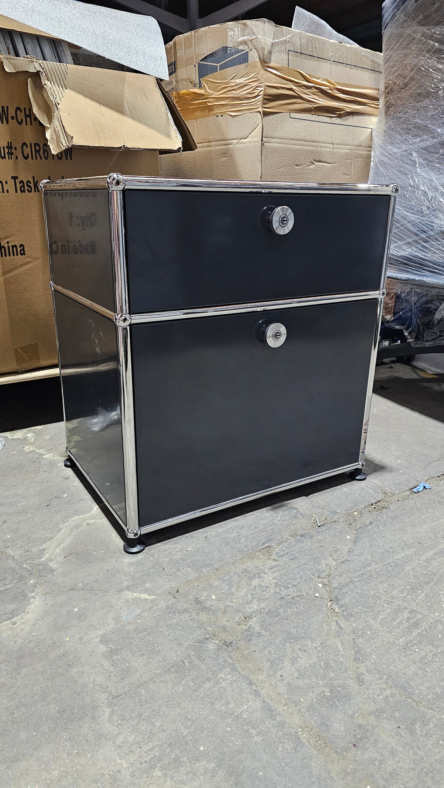 USM Haller Cabinet 1x2 with 2 Doors in Anthracite