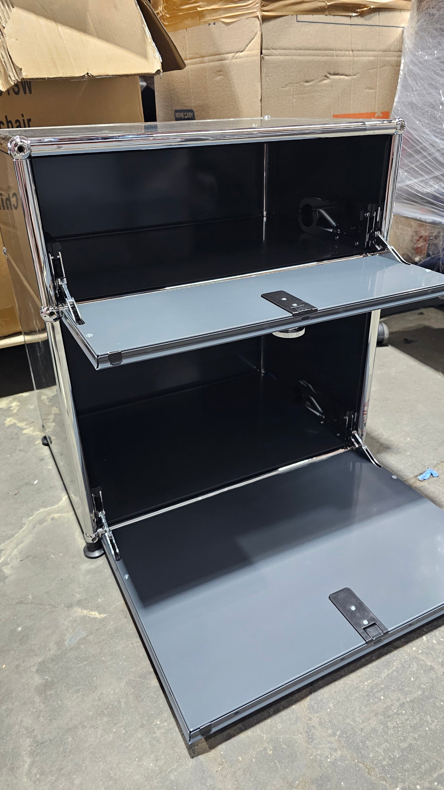 USM Haller Cabinet 1x2 with 2 Doors in Anthracite