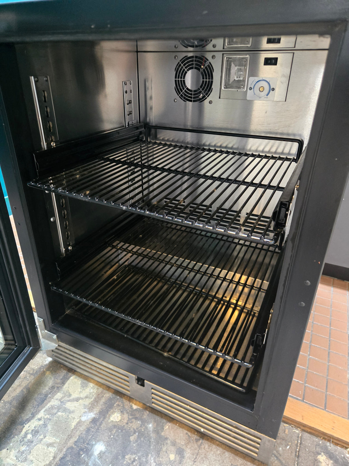 Perlick HP24RS-3-3R Refrigerator with Right-Hinged Door