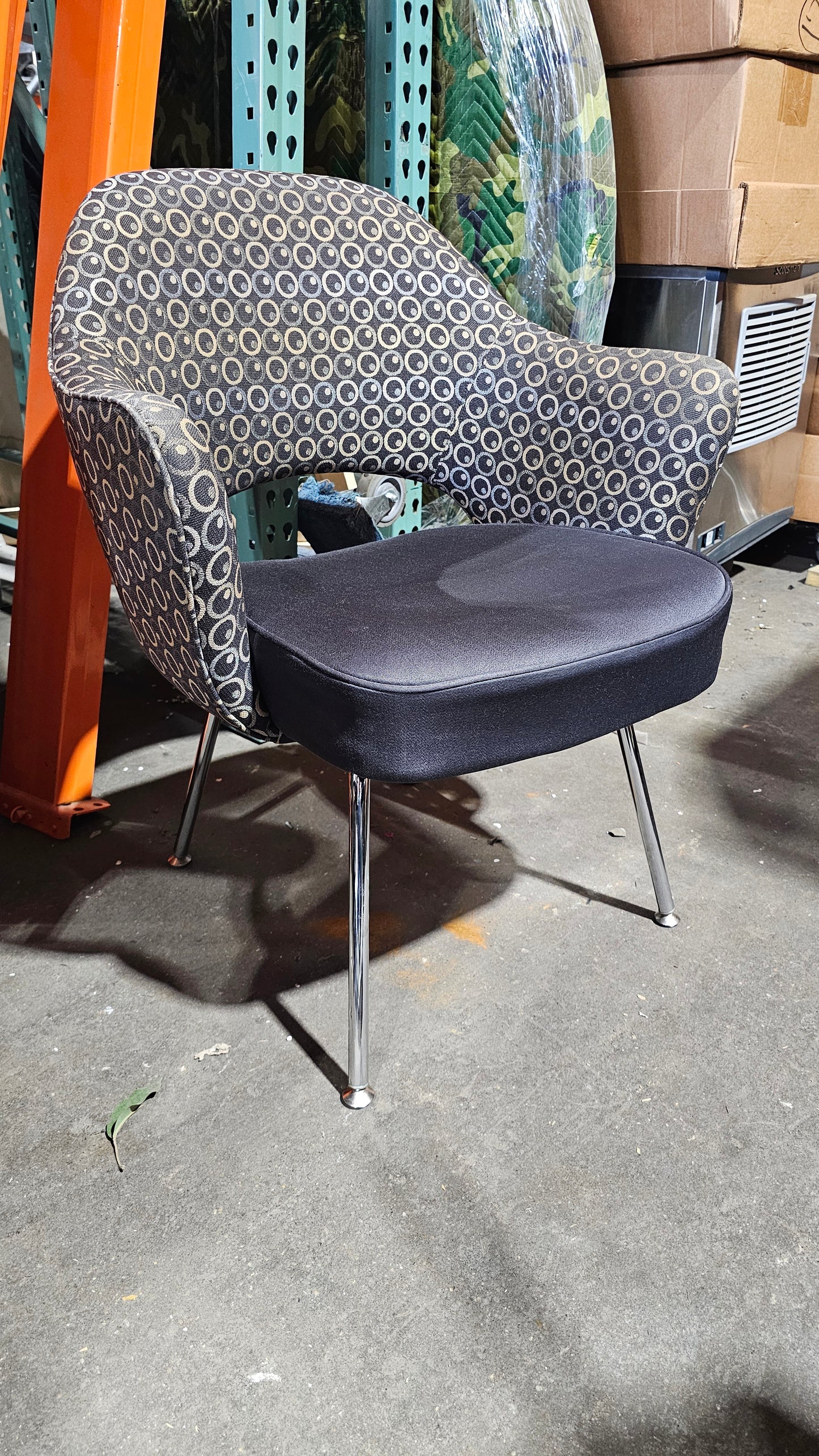 Knoll Saarinen Executive Armchair with Patterned Fabric