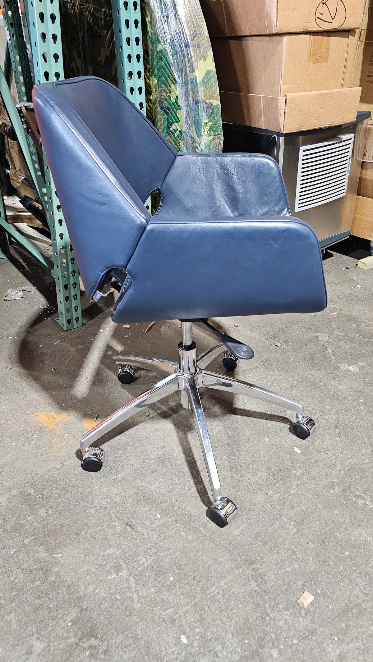 Artifort Gap Chair in Blue Leather