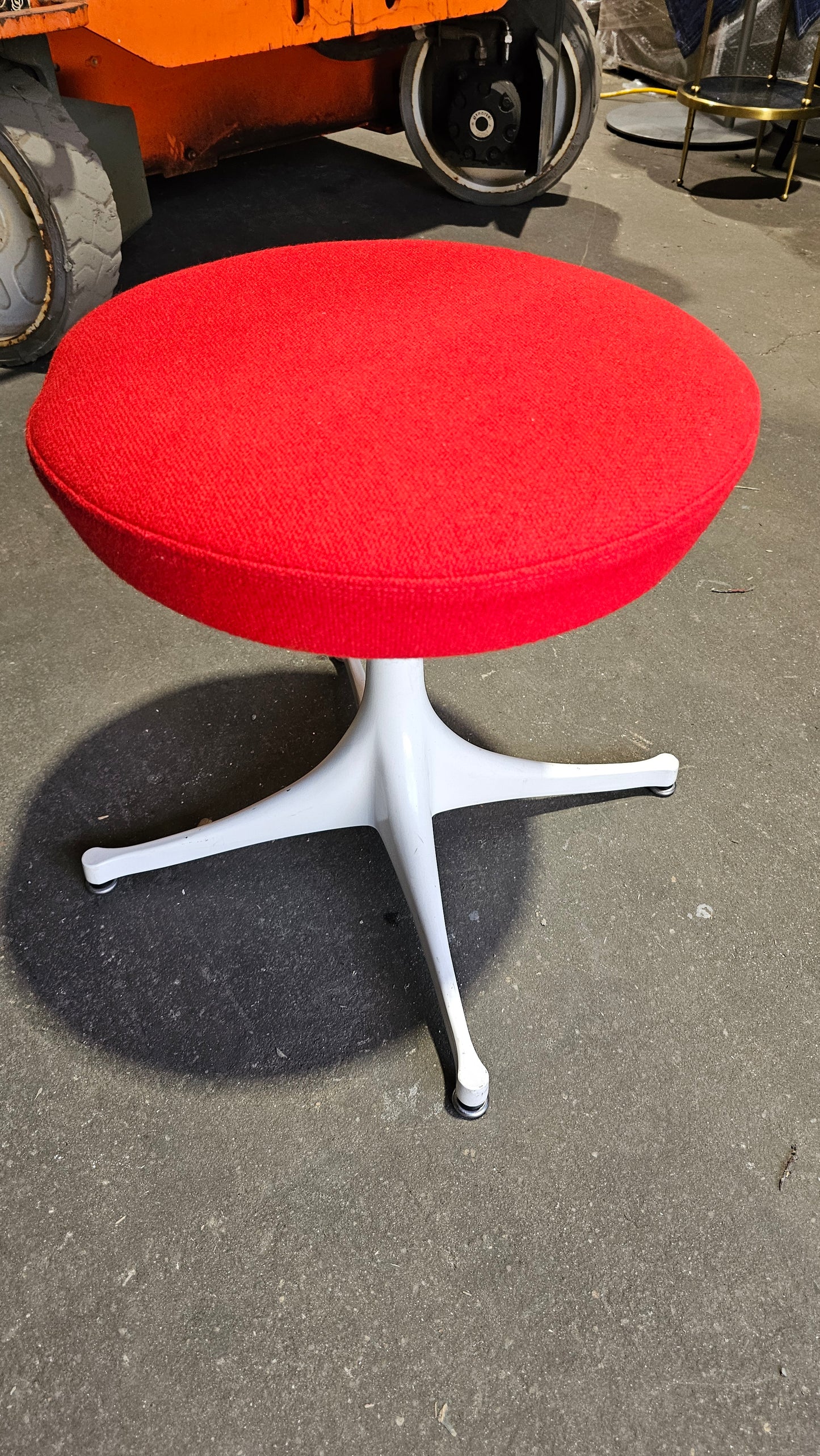 Herman Miller Nelson Pedestal Stool in Poppy Red
