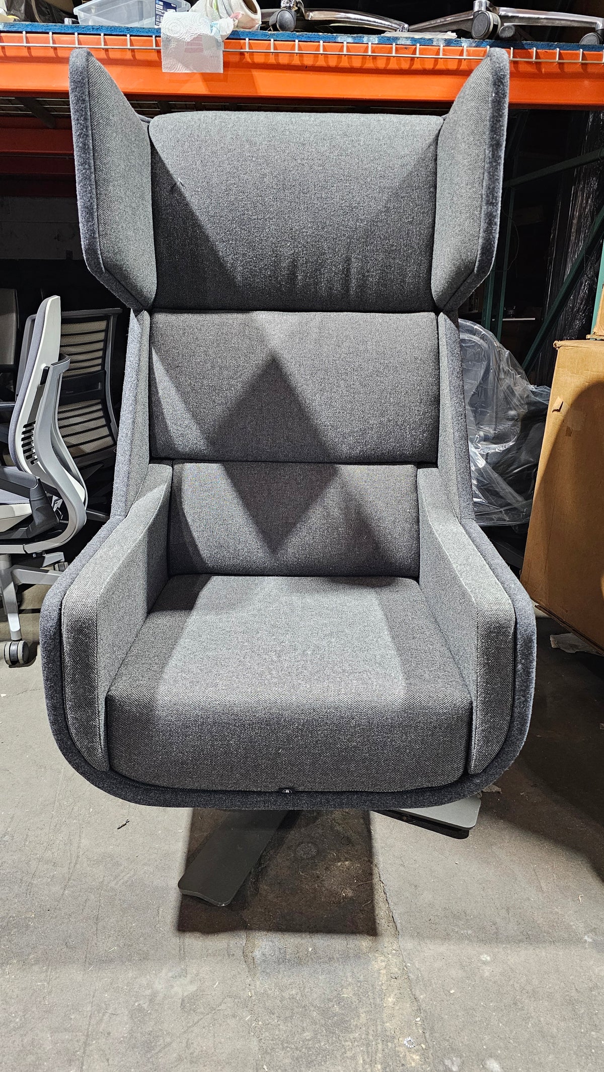 BuzziSpace BuzziMe Lounge Chair in Grey in Dark Grey with Light Grey Interior