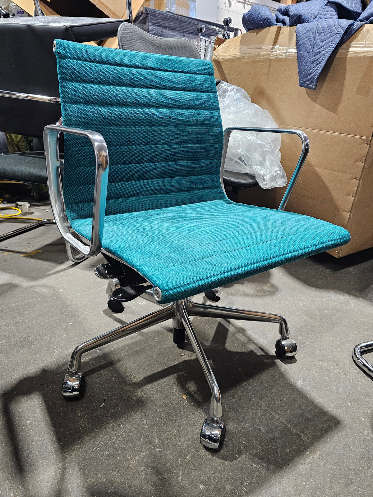Herman Miller Eames Aluminum Group Management Chair with Pneumatic Lift in Turquoise Fabric, EA335