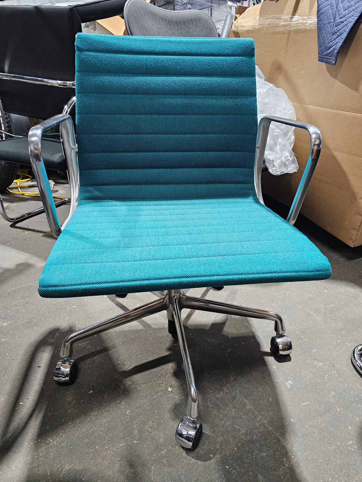 Herman Miller Eames Aluminum Group Management Chair with Pneumatic Lift in Turquoise Fabric, EA335