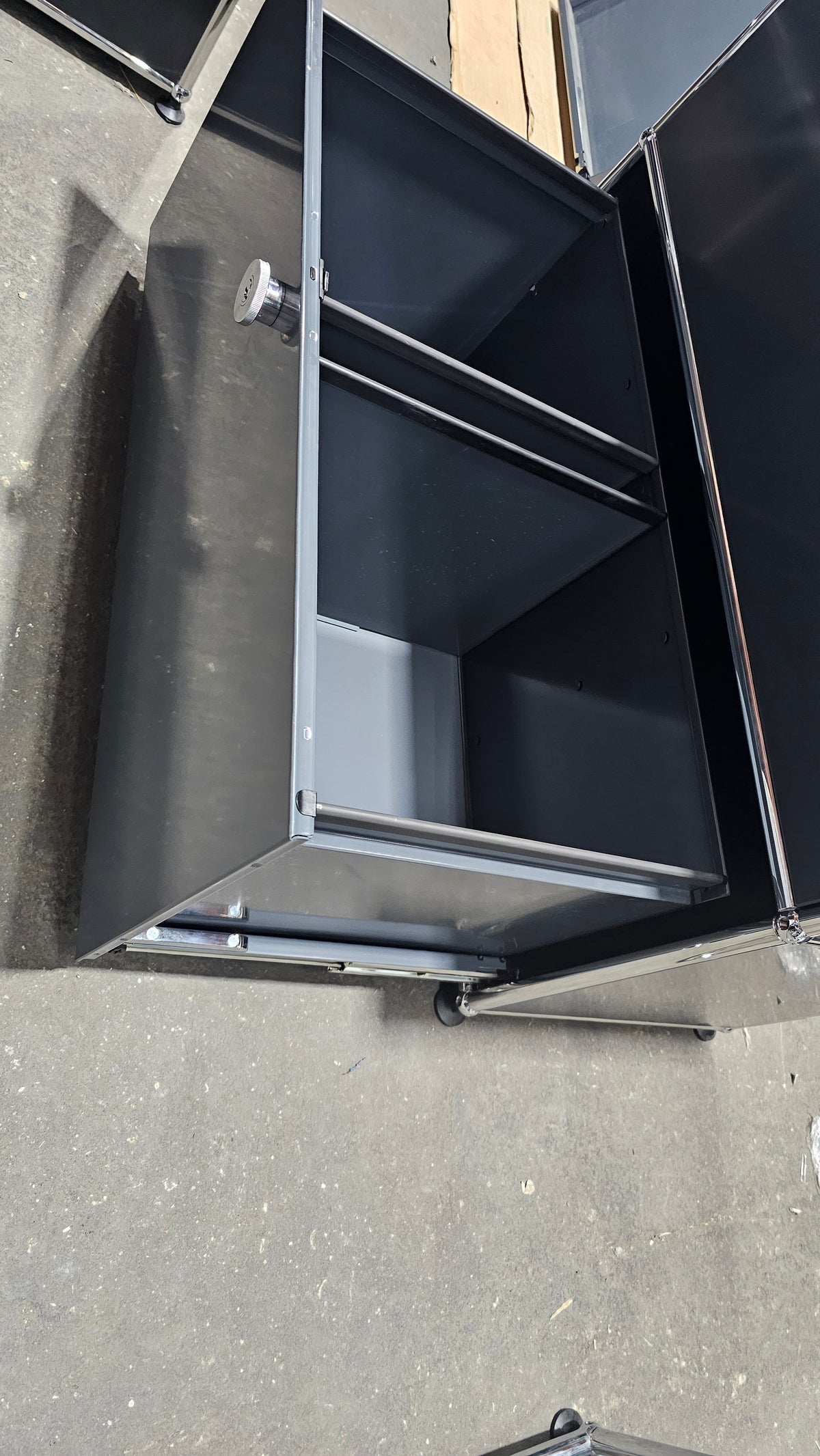 USM Haller Cabinet 1x2 with 2 Drawers + Inserts in Anthracite