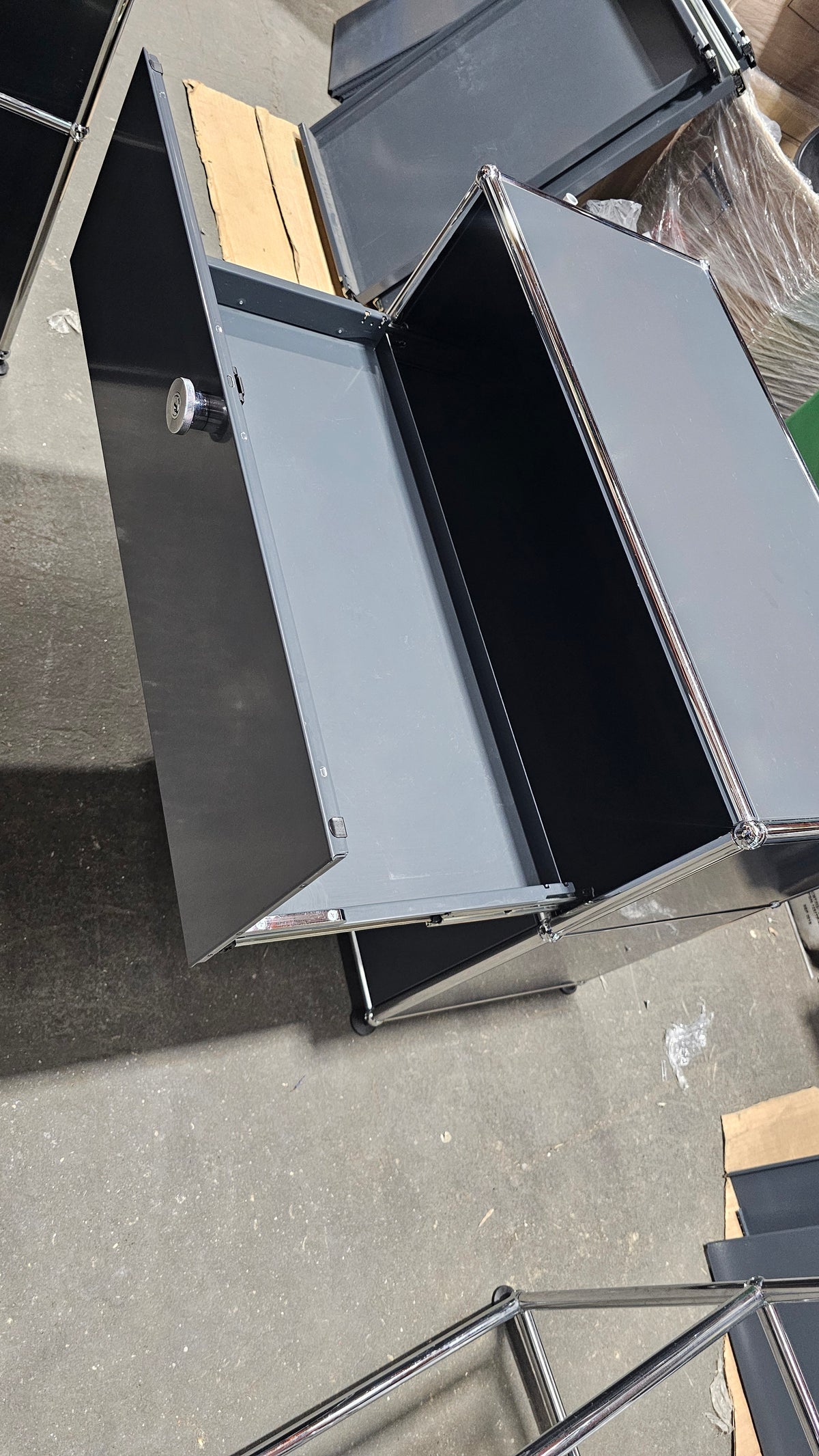 USM Haller Cabinet 1x2 with 2 Drawers + Inserts in Anthracite