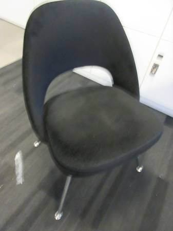 Knoll Saarinen Executive Chair in Black Velour (Original) - Bygone Icons