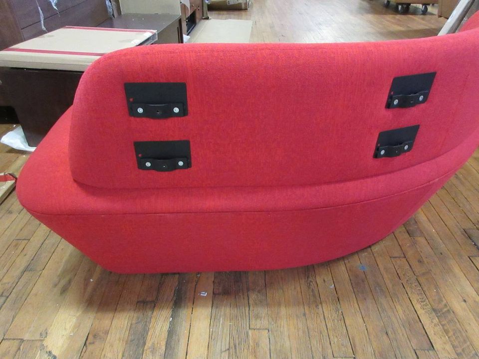 Davis Furniture Q6 Tri-Shaped Sofa Bench with Screens - Bygone Icons