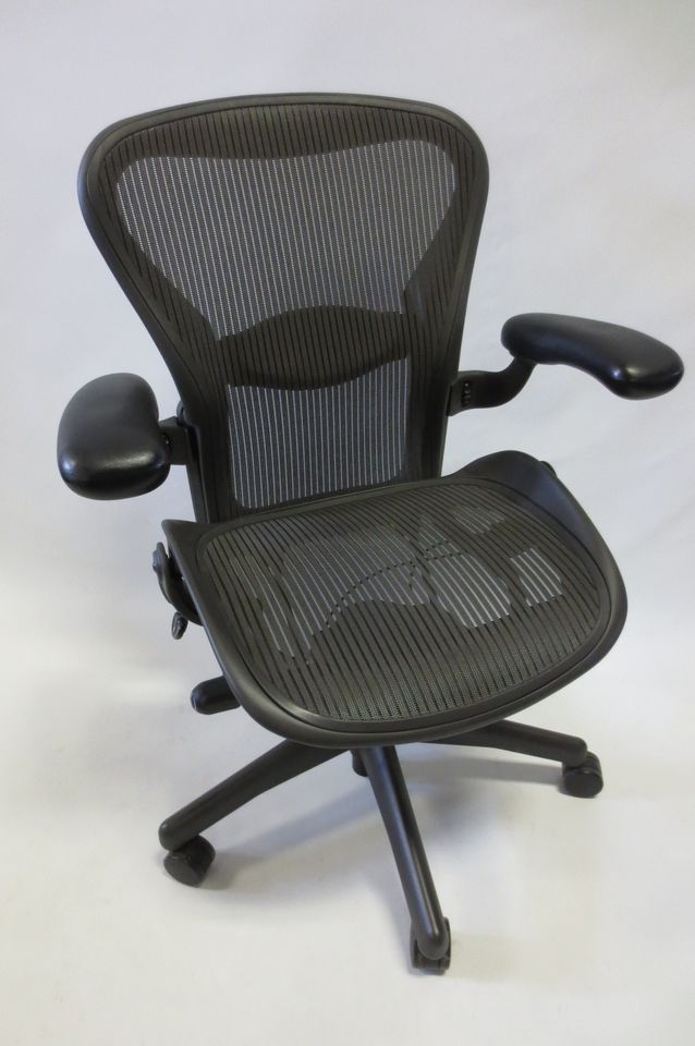 Herman Miller Aeron Chair, Size B - Bygone Icons