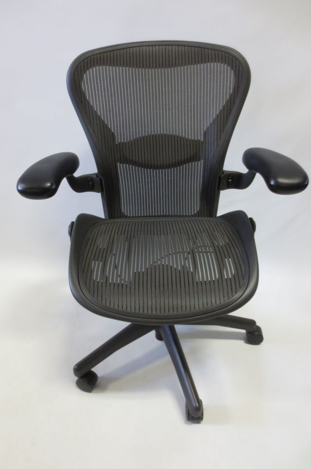 Herman Miller Aeron Chair, Size B - Bygone Icons