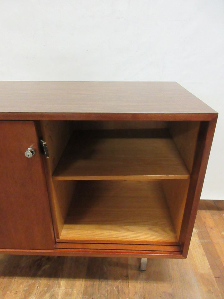 Florence Knoll Console Credenza, 3', in Walnut (Original) - Bygone Icons