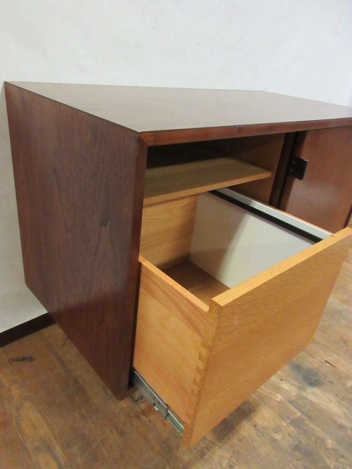 Florence Knoll Console Credenza, 3', in Walnut (Original) - Bygone Icons