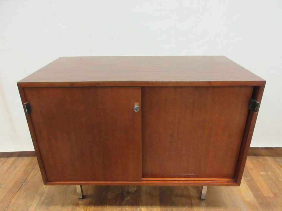 Florence Knoll Console Credenza, 3', in Walnut (Original) - Bygone Icons