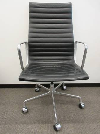 Herman Miller Eames Aluminum Group Executive Chair in Black Leather, EA337