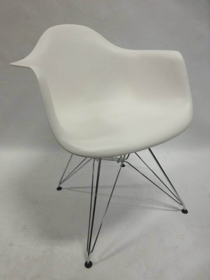 Eames Molded Plastic Armchair in White (Original)