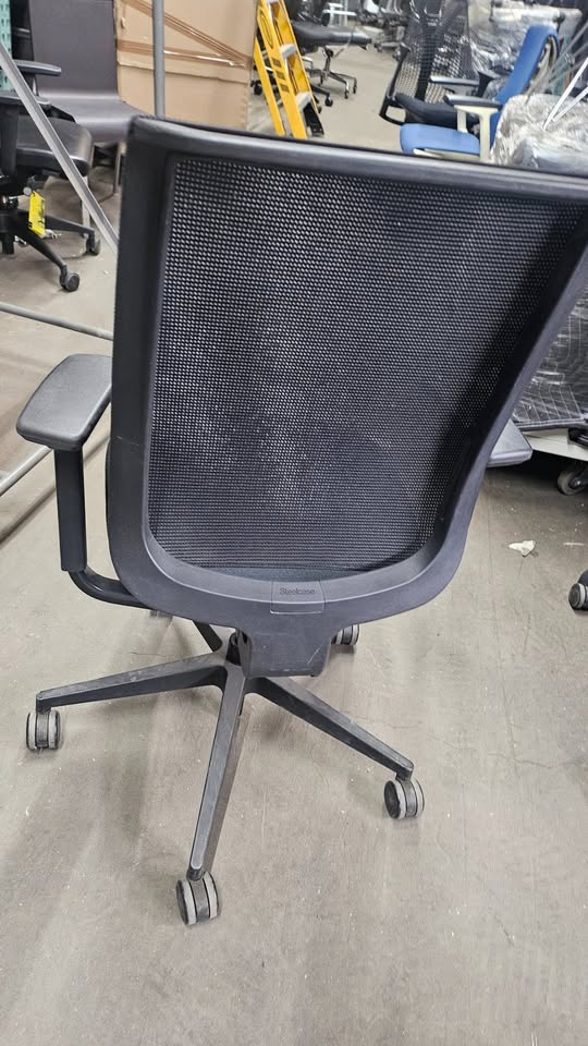 Steelcase Reply Mesh Task Chair