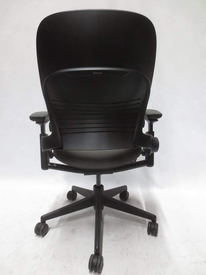 Steelcase Leap V2 Chair in Grey Patterned Fabric