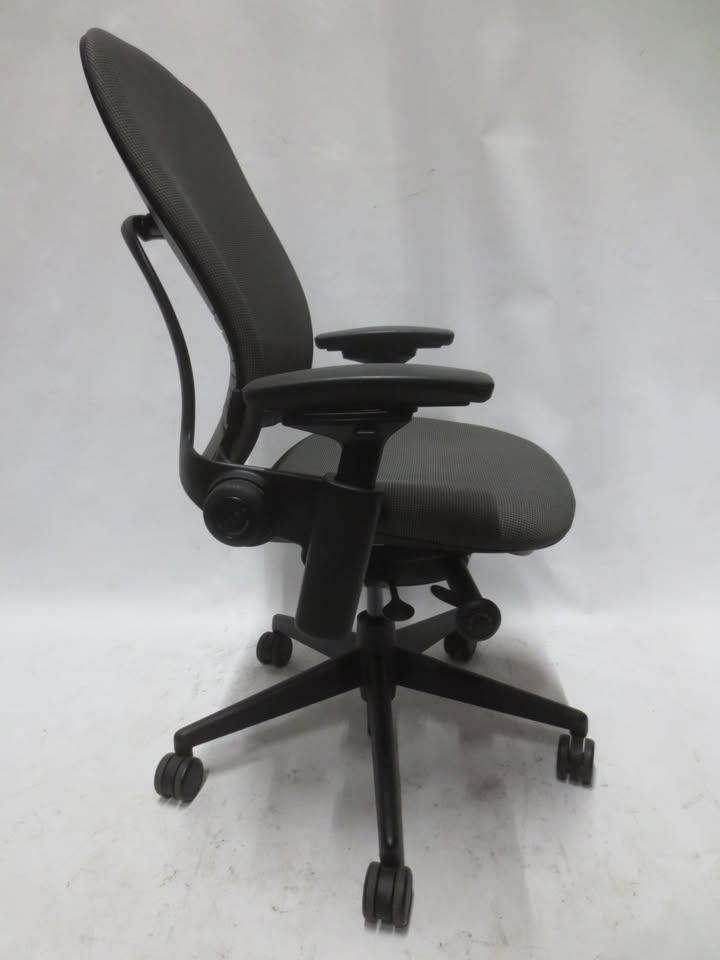 Steelcase Leap V2 Chair in Grey Patterned Fabric