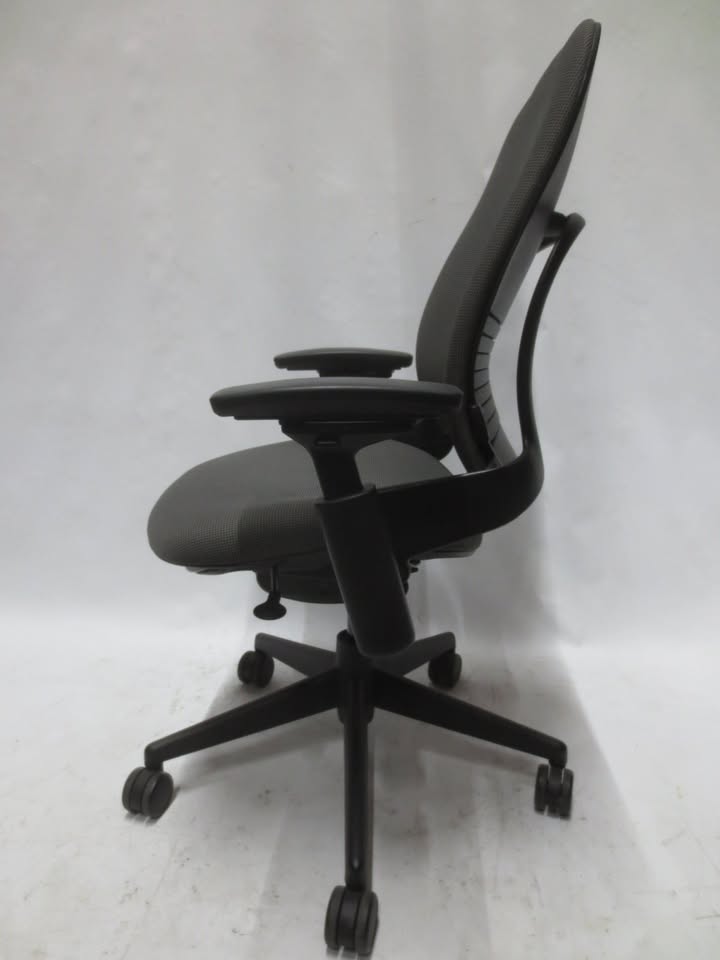 Steelcase Leap V2 Chair in Grey Patterned Fabric