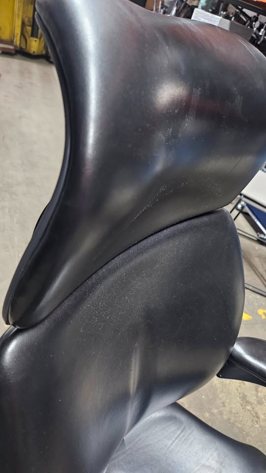 Humanscale Freedom Chair with Headrest in Leather