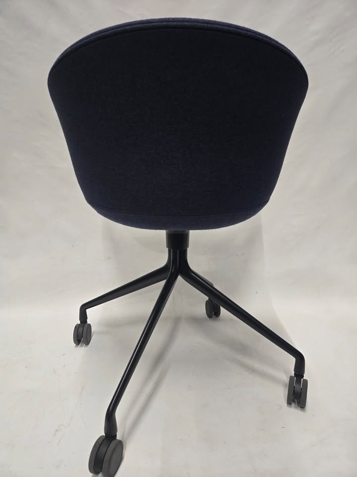 HAY About A Chair (AAC 21) Swivel Chair in Blue Fabric