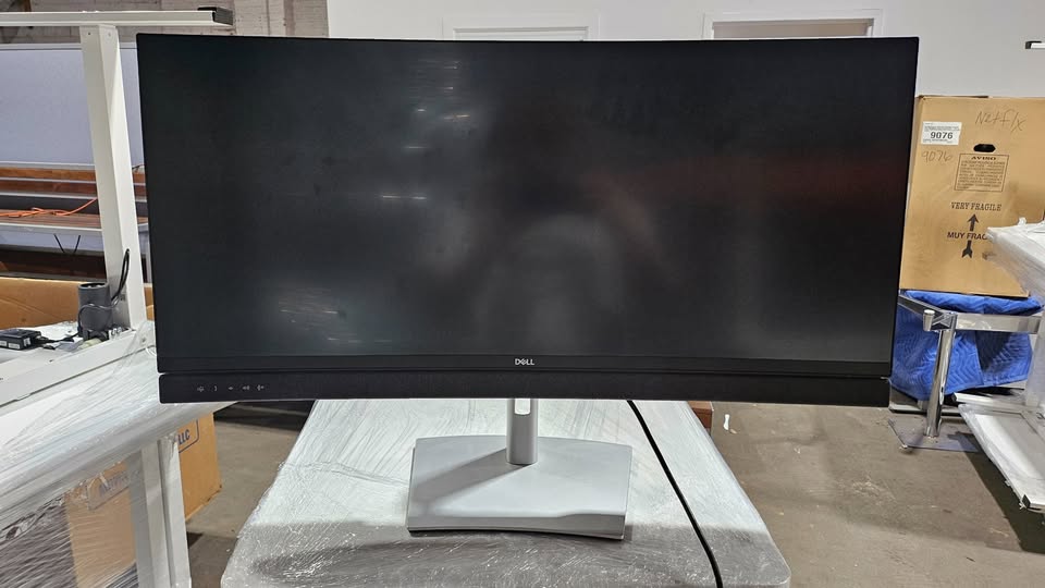 Dell C3422WE 34-in Curved WQHD Monitor with Built-In Camera, Mic, and Speakers
