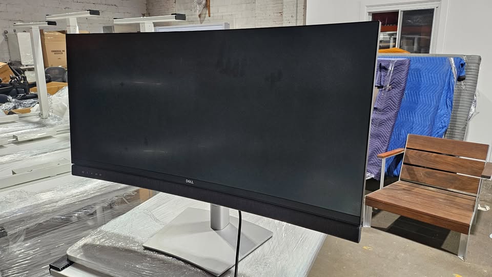 Dell C3422WE 34-in Curved WQHD Monitor with Built-In Camera, Mic, and Speakers