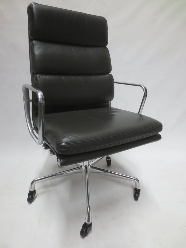 Herman Miller Eames Executive Soft Pad Chair in Metallic Grey Leather, EA437