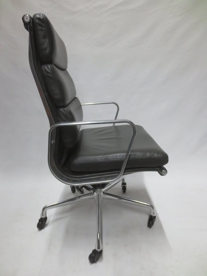 Herman Miller Eames Executive Soft Pad Chair in Metallic Grey Leather, EA437