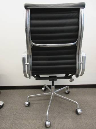 Herman Miller Eames Aluminum Group Executive Chair in Black Leather, EA337