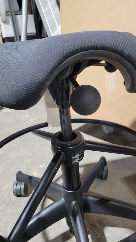 Humanscale Saddle Stool