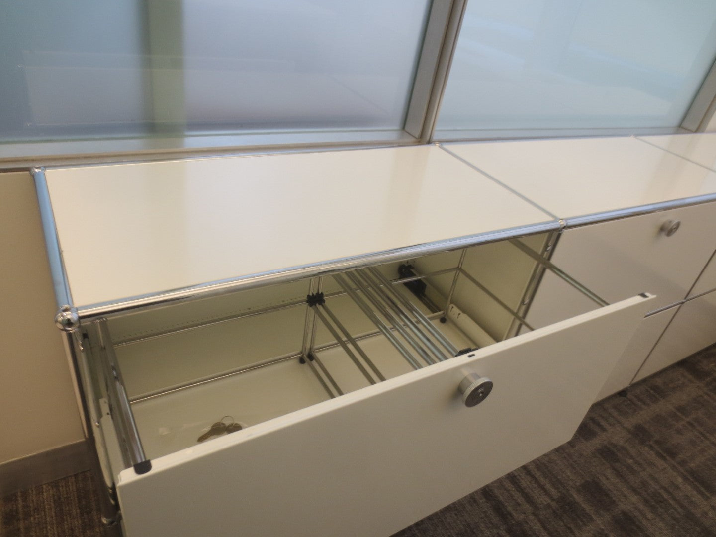 USM Haller Cabinet / Console 3x2 with 6 Drawers in White