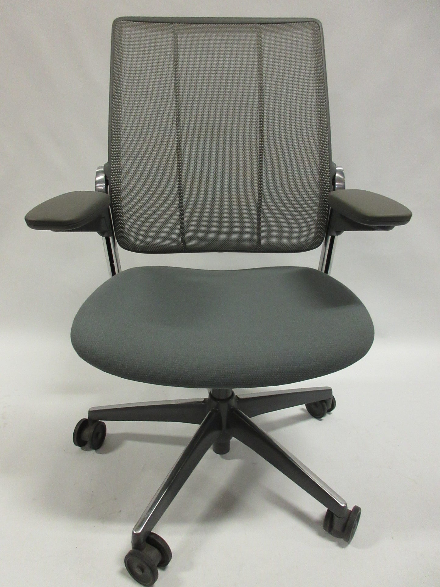 Humanscale Diffrient Smart Ergonomic Office Chair in Grey